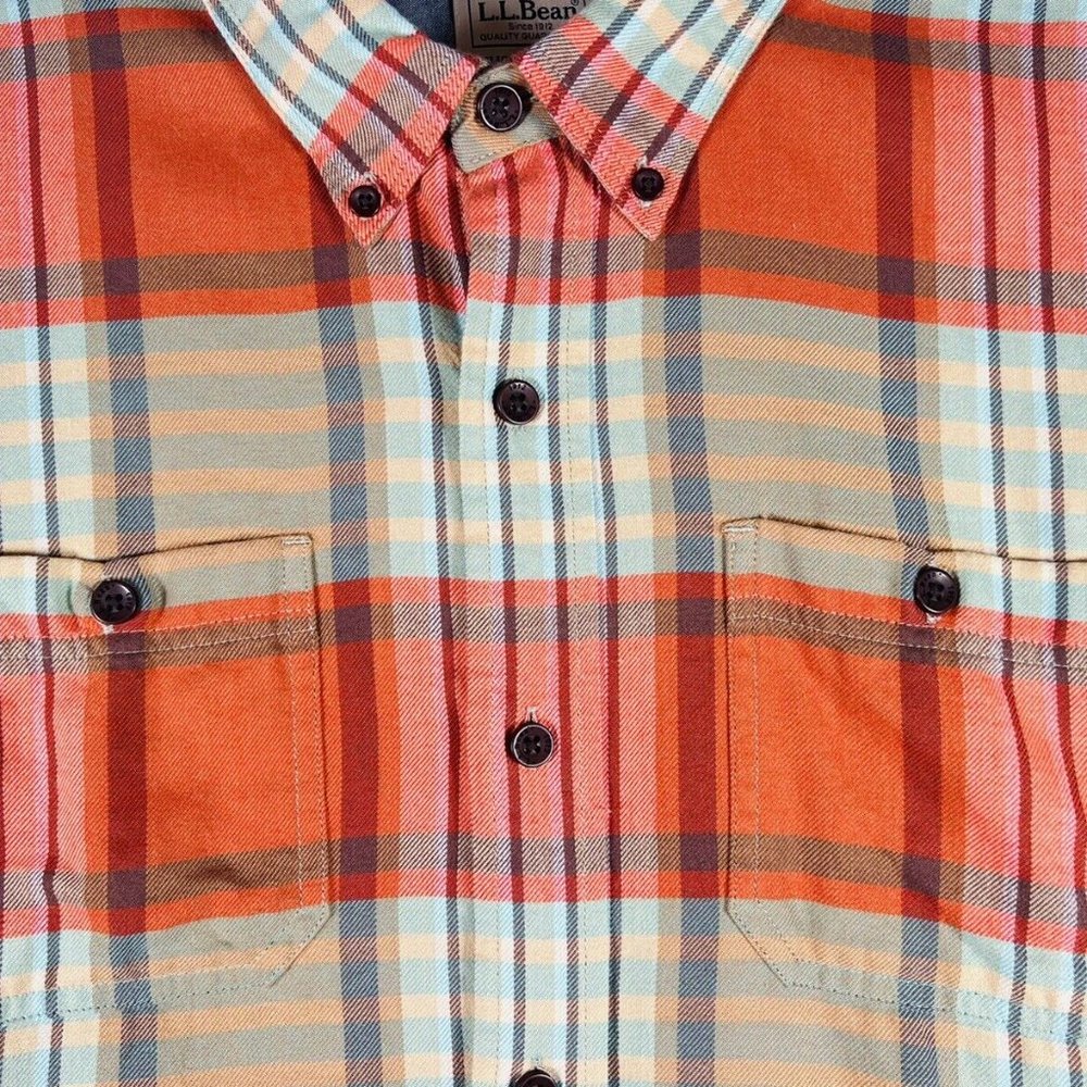 LL Bean Slightly Fitted Men's L Reg Plaid Blue Green Flannel Button Down Shirt.